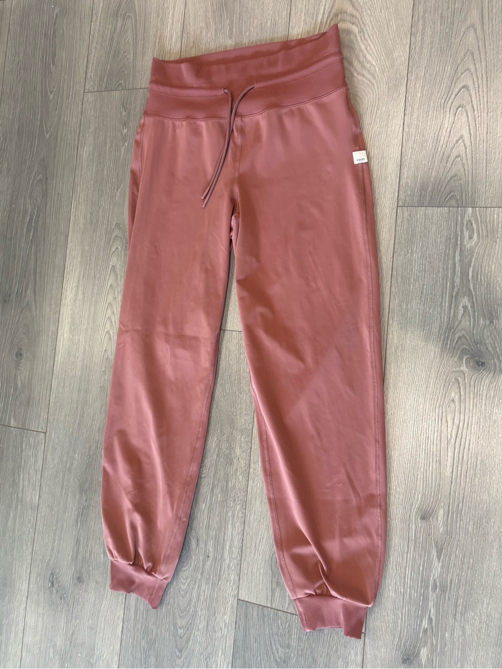 Vuori Daily Joggers Rosewood Small